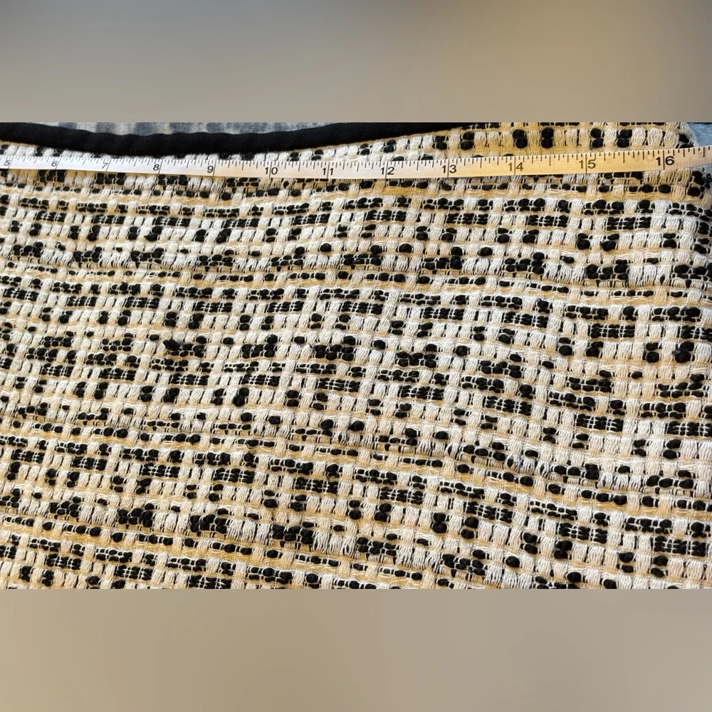 🌸 Vince Camuto Size 10 Black and White Textured Woven Patterned Tweed Skirt